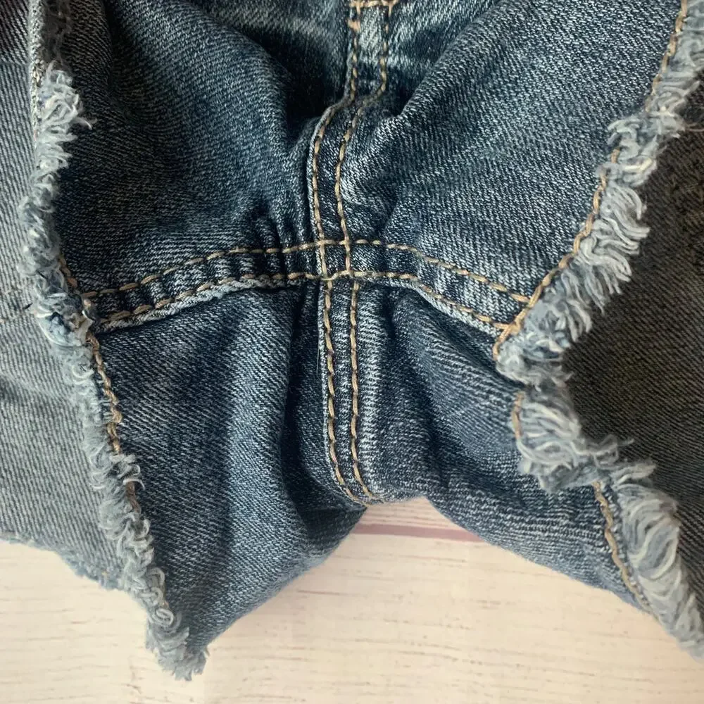 Mudd Juniors Distressed Jean Cutoff Shorts Crochet Lace Side Panels Y2K Size 7